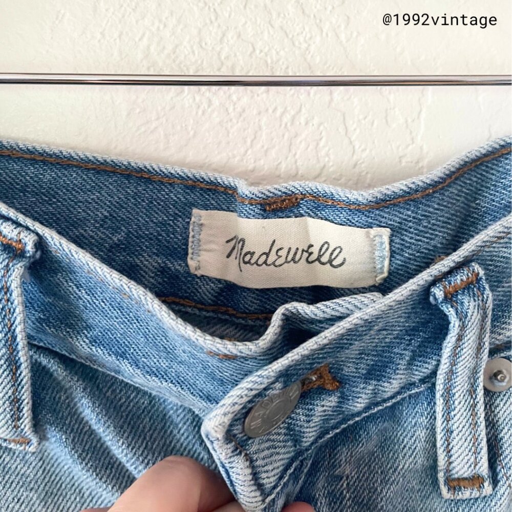 MADEWELL The Mom Jean Short Light Blue Wash Cutoffs  | Size 27 - Picture 3 of 3